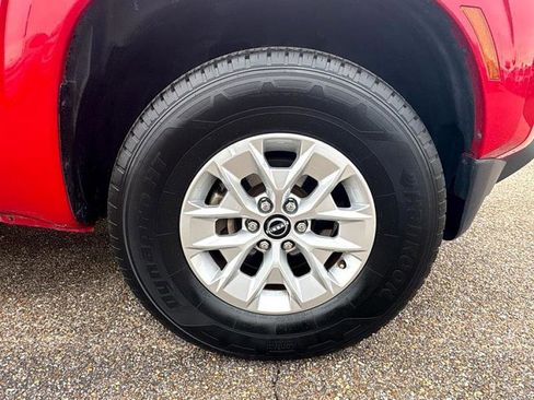 Used 2024 Nissan Frontier SV image 43