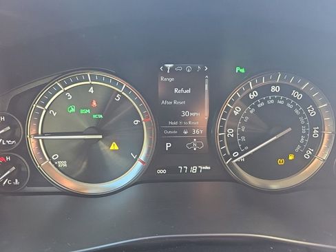 Used 2020 Lexus LX 570 4WD w/ 3rd Row & Luxury Pkg image 31