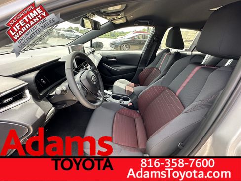Used 2026 Toyota Corolla SE FWD image 5