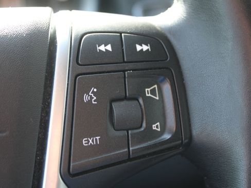 Used 2017 Volvo XC60 T6 Dynamic w/ Climate Package image 33