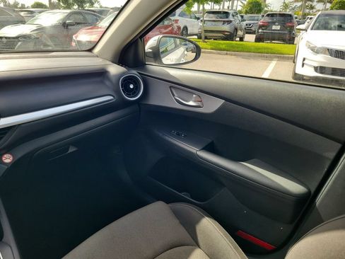 Used 2023 Kia Forte LXS FWD image 14