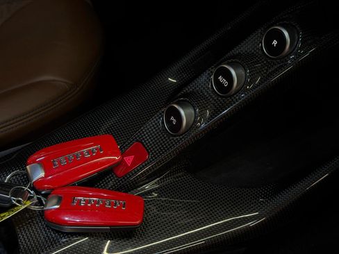 Used 2019 Ferrari 812 Superfast RWD image 35