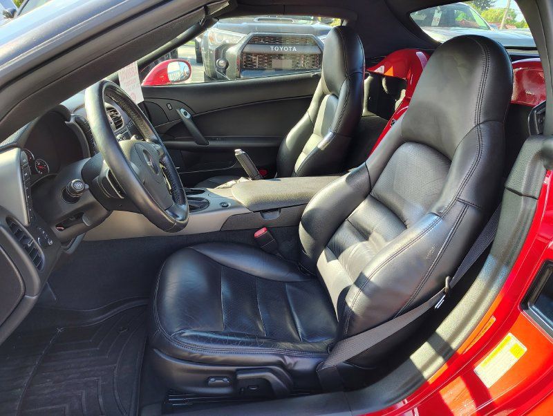 Used 2007 Chevrolet Corvette Convertible w/ Preferred Equipment Group RWD image 9