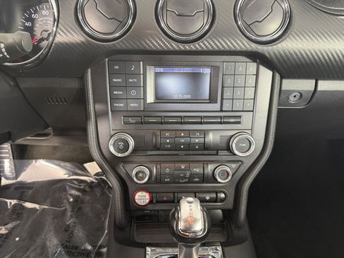 Used 2017 Ford Mustang Coupe RWD image 18