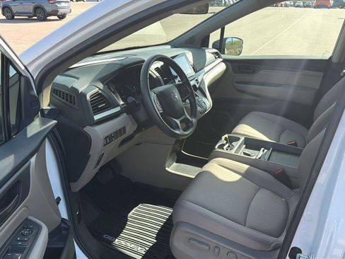 Used 2024 Honda Odyssey EX image 8