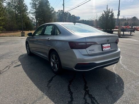 Used 2024 Volkswagen Jetta SE image 13