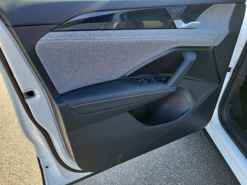 New 2026 Volkswagen Tiguan S FWD image 32