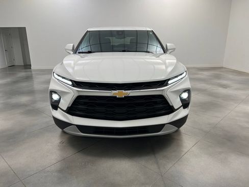 Used 2025 Chevrolet Blazer LT FWD image 3