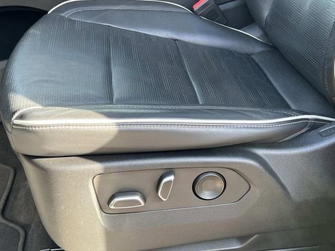 Used 2023 Cadillac Escalade ESV Premium Luxury image 13