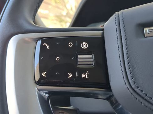 New 2025 Land Rover Range Rover Long Wheelbase Autobiography image 25