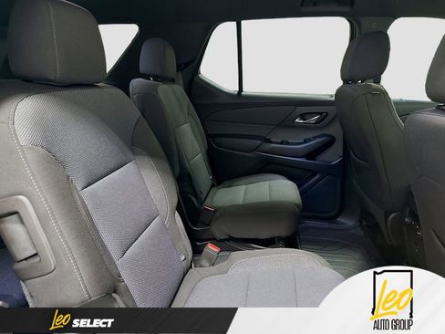 Used 2023 Chevrolet Traverse LT FWD image 27