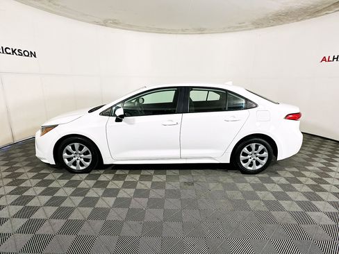 Used 2022 Toyota Corolla LE image 6