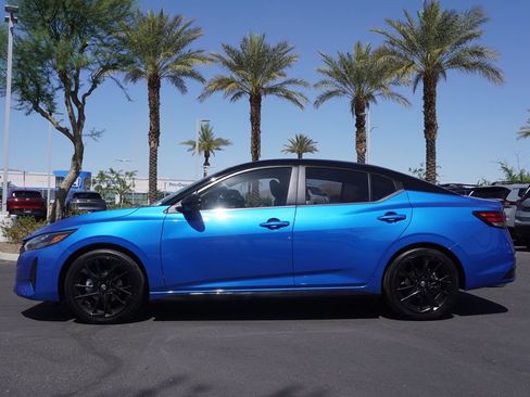 Certified 2025 Nissan Sentra SR w/ Midnight Edition image 2