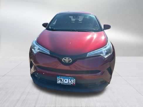 Used 2018 Toyota C-HR XLE FWD image 2
