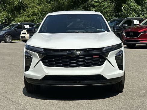 Used 2024 Chevrolet Trax RS w/ Driver Confidence Package FWD image 27