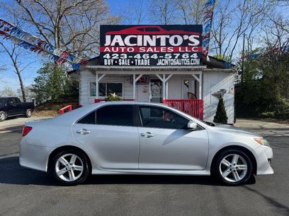 Used 2014 Toyota Camry SE w/ Moonroof Package