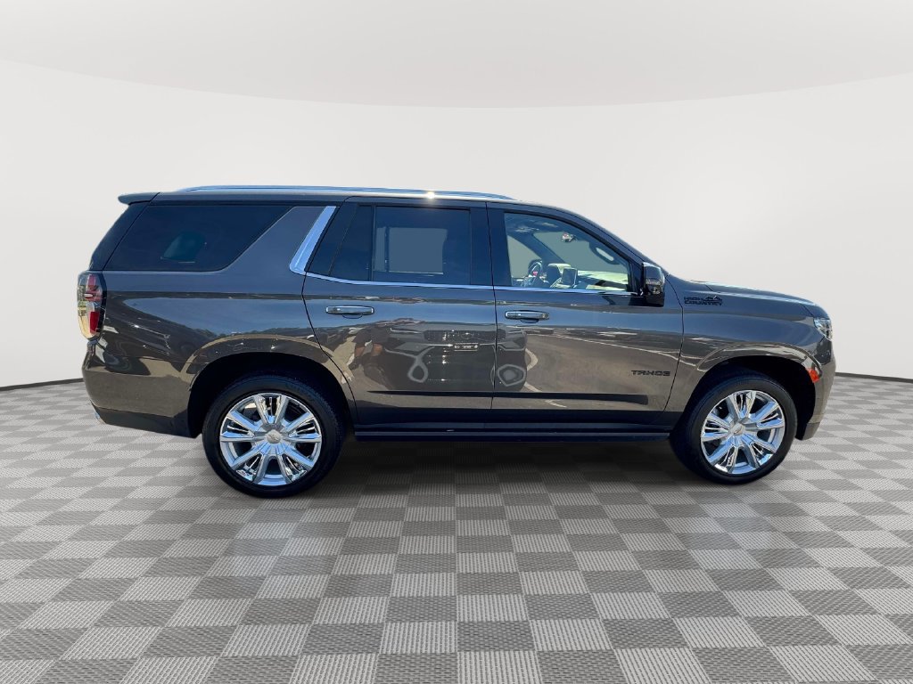 Used 2021 Chevrolet Tahoe High Country w/ Premium Package AWD/4WD image 3