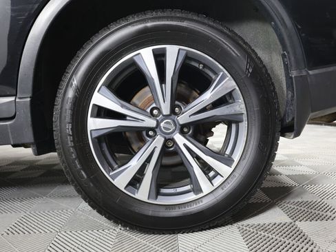 Used 2017 Nissan Rogue SL image 8