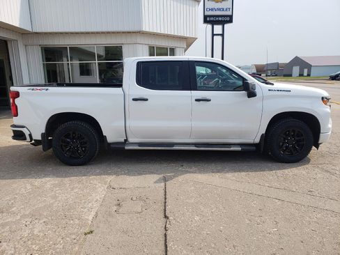 Used 2022 Chevrolet Silverado 1500 Custom w/ LPO, Dark Essentials Package AWD/4WD image 6