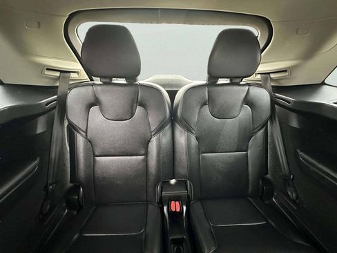Used 2018 Volvo XC90 T6 Momentum w/ Convenience Package AWD/4WD image 18