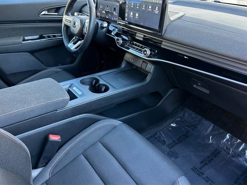 Certified 2024 Honda Prologue EX image 18