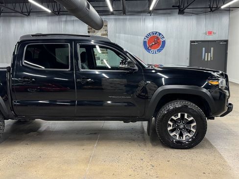 Used 2023 Toyota Tacoma TRD Off-Road w/ Technology Package AWD/4WD image 19