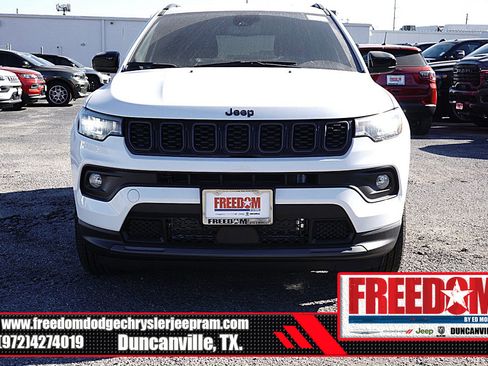 New 2026 Jeep Compass Latitude image 8