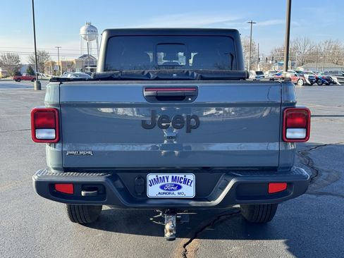 Used 2024 Jeep Gladiator Sport image 24