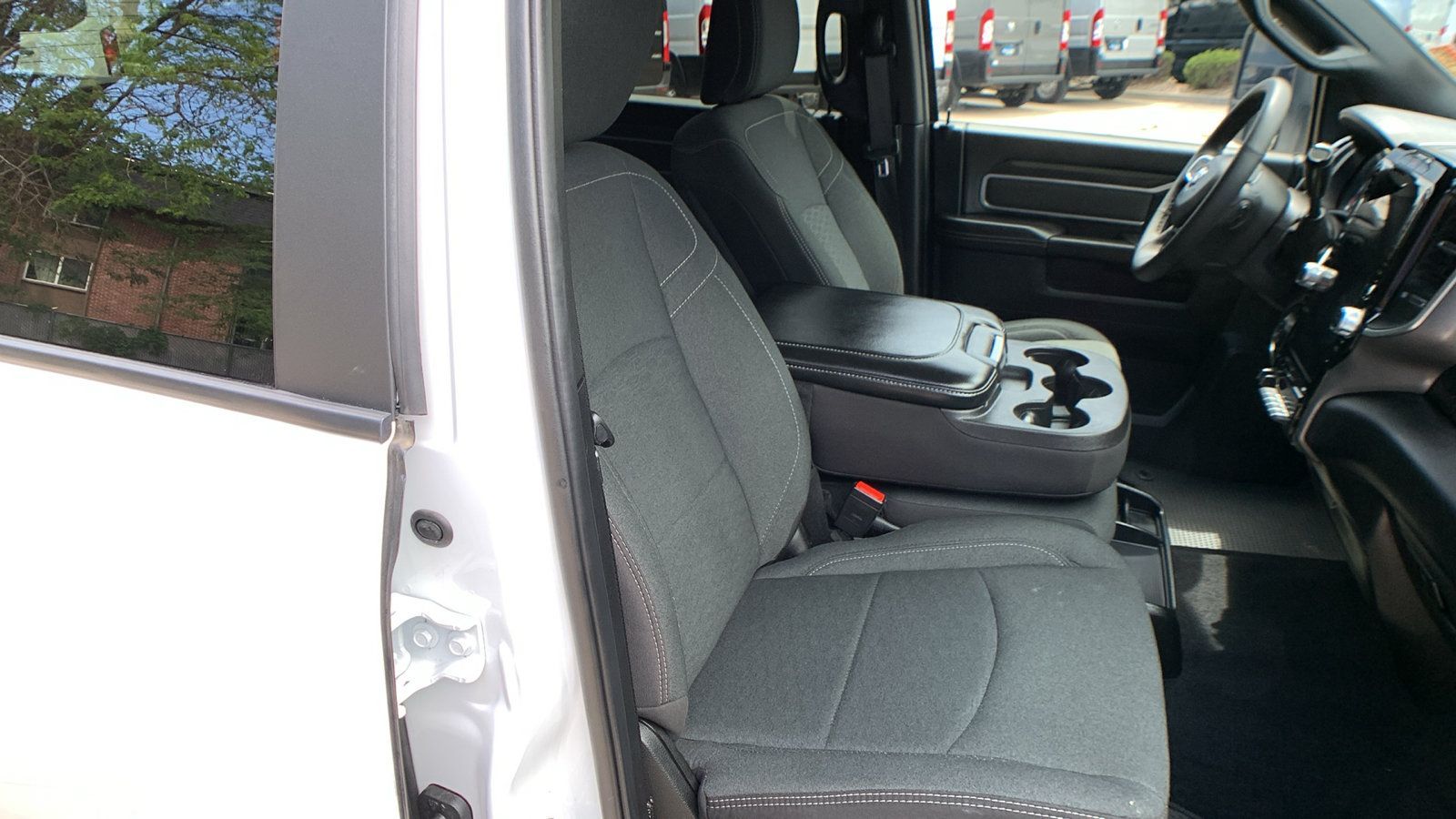 Used 2025 RAM 2500 Big Horn AWD/4WD image 30