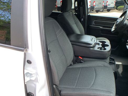 Used 2025 RAM 2500 Big Horn AWD/4WD image 30