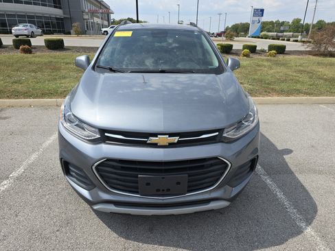 Used 2019 Chevrolet Trax LT w/ LT Convenience Package image 9