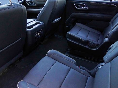 Used 2021 Chevrolet Suburban Premier w/ Premium Package image 36