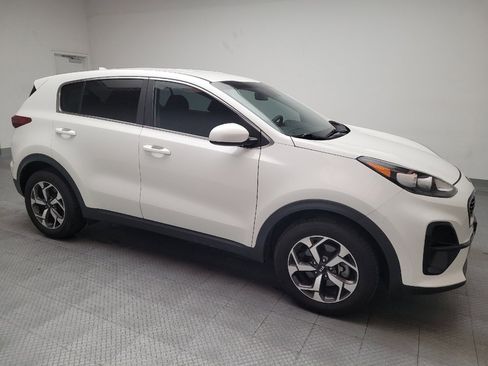 Used 2020 Kia Sportage LX image 11