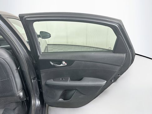 Used 2023 Kia Forte GT-Line image 28