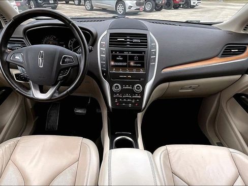 Used 2017 Lincoln MKC Select image 7