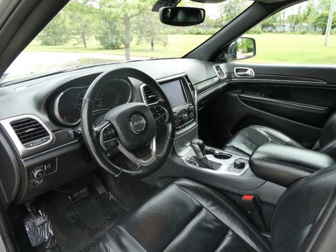 Used 2018 Jeep Grand Cherokee Limited AWD/4WD image 10