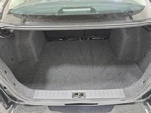 Used 2025 Nissan Versa SV FWD image 33