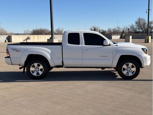 Used 2010 Toyota Tacoma 4x4 Access Cab V6 image 9