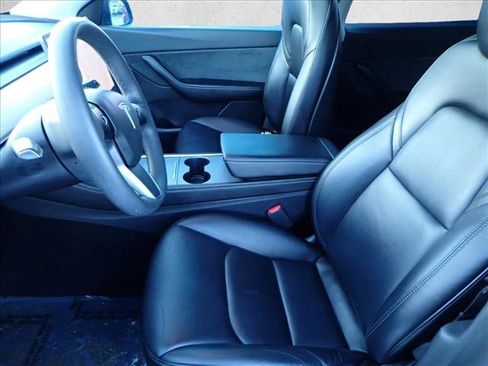 Used 2021 Tesla Model Y Long Range image 12