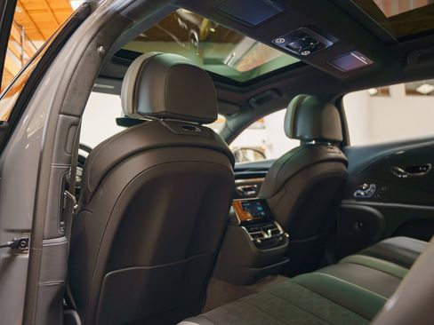 Used 2025 Bentley Flying Spur Speed image 10
