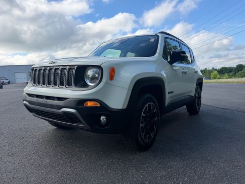 Used 2023 Jeep Renegade Latitude AWD/4WD image 8
