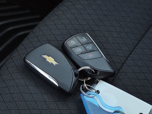 Used 2023 Chevrolet Silverado 1500 LT image 38