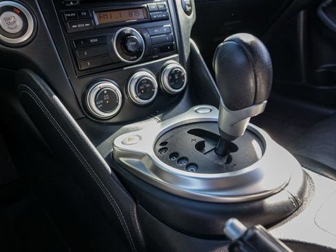 Used 2010 Nissan 370Z Coupe image 34