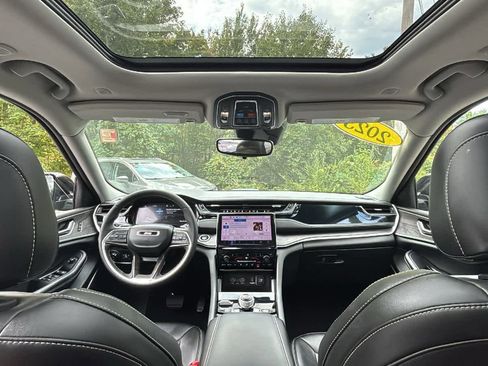 Used 2023 Jeep Grand Cherokee 4WD 4xe image 29