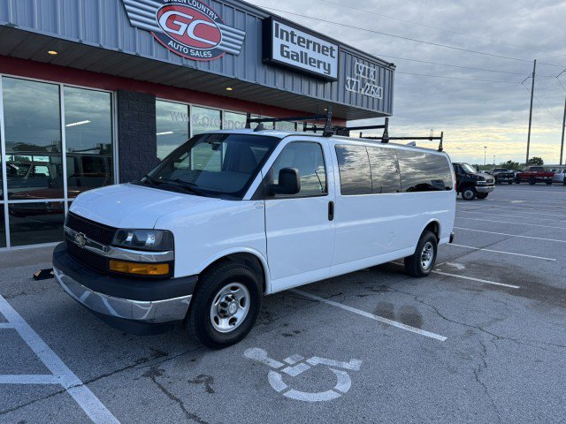 Used 2018 Chevrolet Express 3500 LT w/ LT Preferred Equipment Group RWD image 2