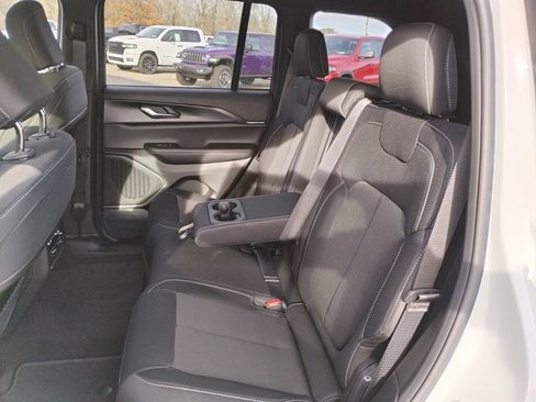 New 2025 Jeep Grand Cherokee Laredo w/ Trailer Tow Package image 16