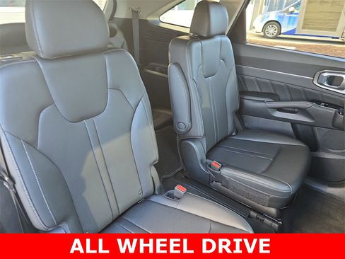 Used 2023 Kia Sorento SX image 11