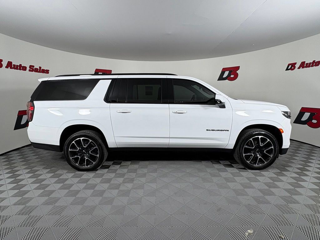 Used 2023 Chevrolet Suburban RST w/ Luxury Package RWD image 7