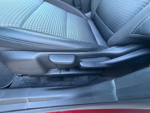 Certified 2025 Chevrolet Trax LT w/ LT Convenience Package image 7