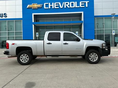 Used 2012 Chevrolet Silverado 2500 LT w/ Interior Plus Package AWD/4WD image 8